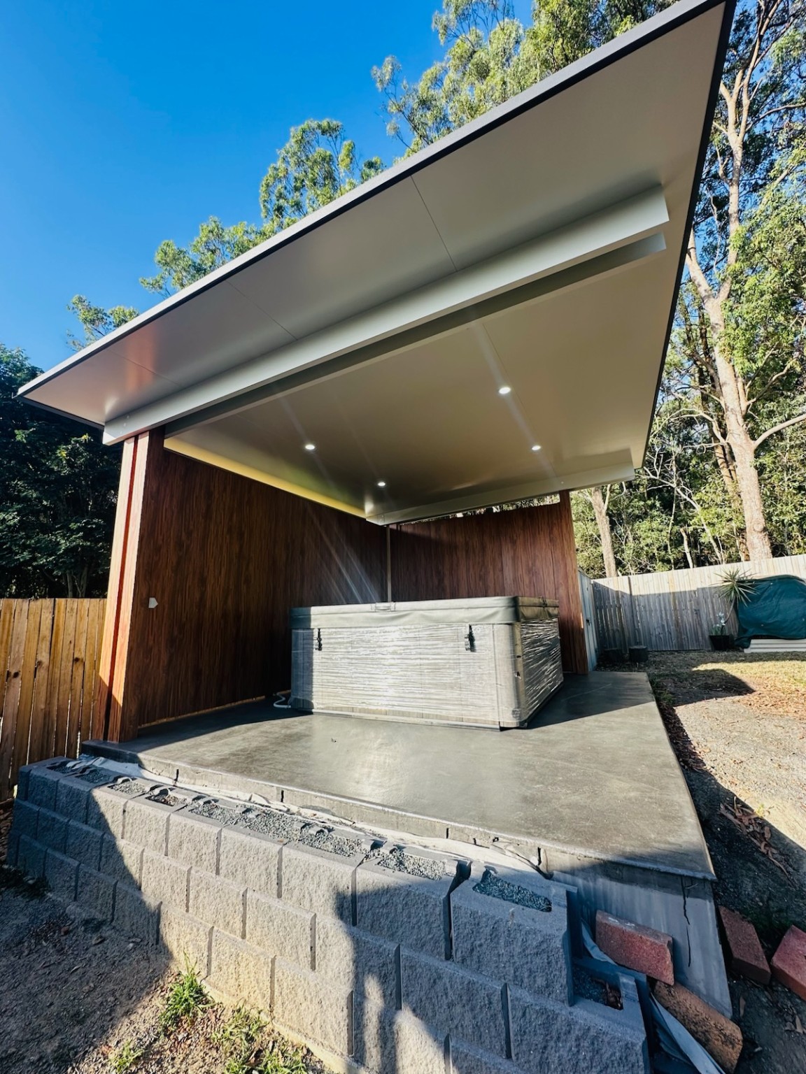 Angular outdoor shade structure